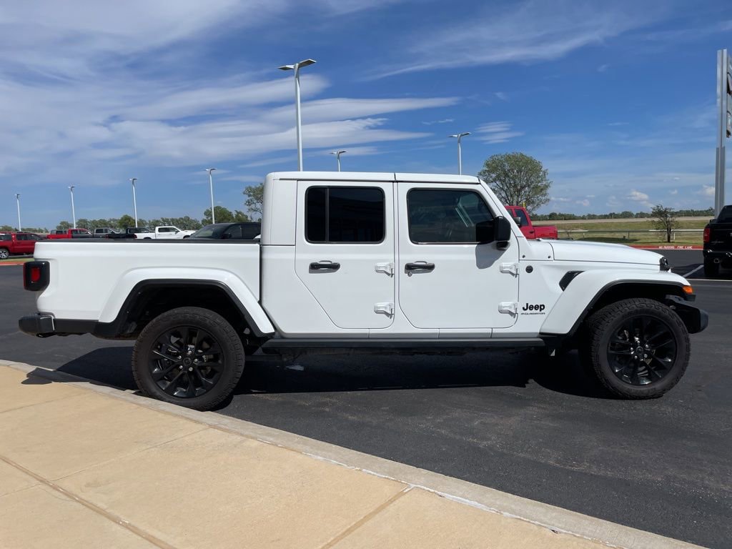 Used 2025 Jeep Gladiator Sport AWD/4WD image 6