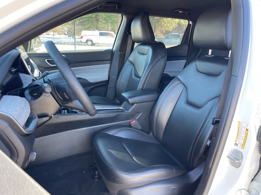 Certified 2024 Jeep Compass Latitude image 19