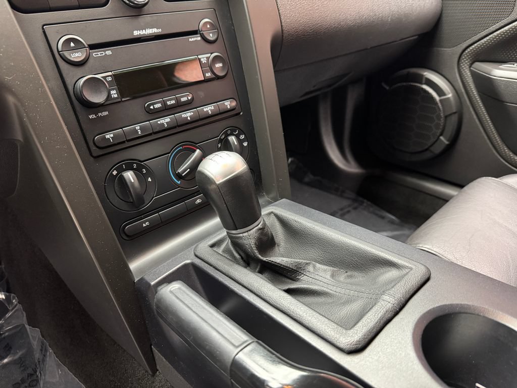 Used 2006 Ford Mustang GT Premium RWD image 3