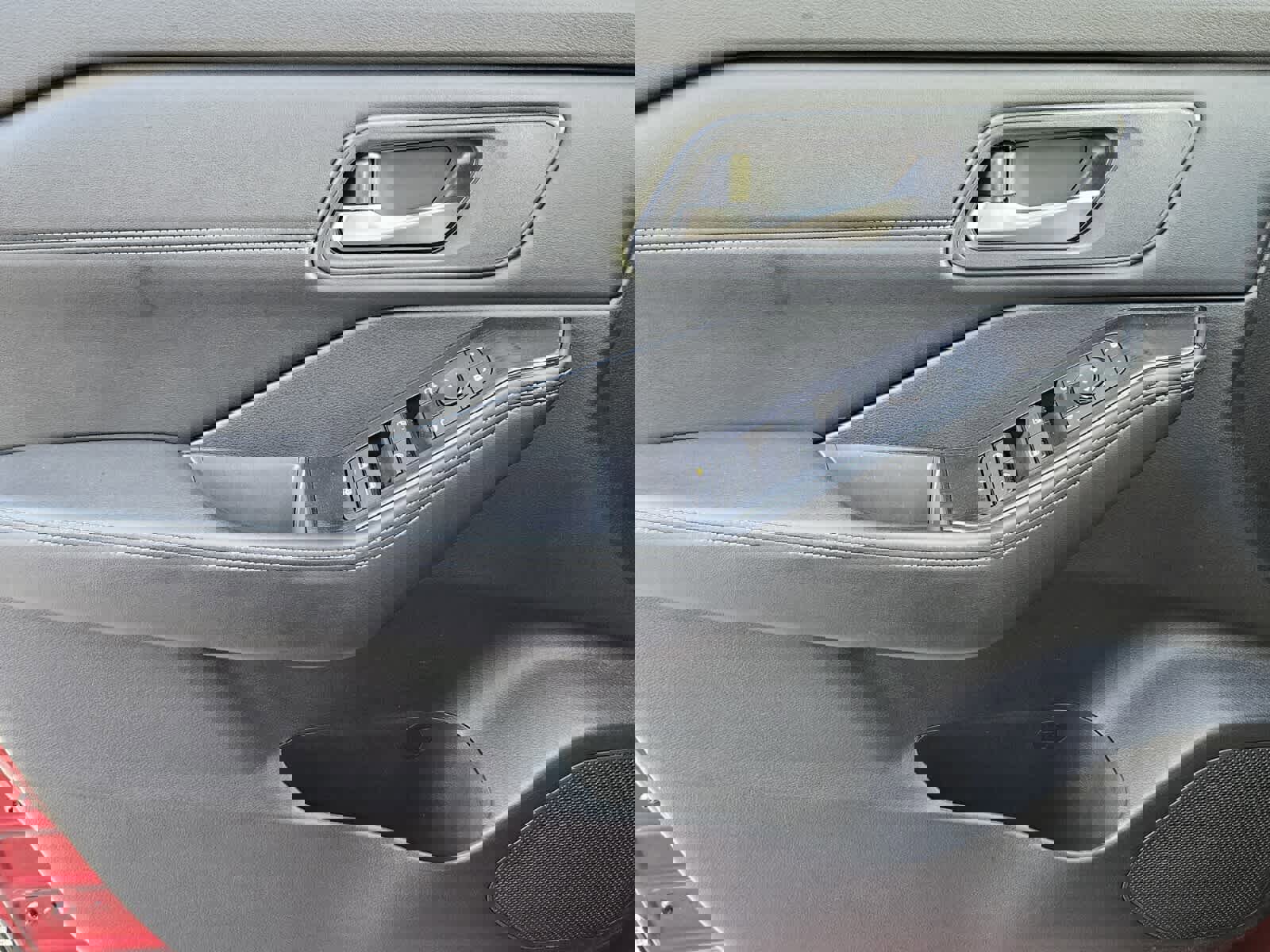 Used 2024 Nissan Rogue SV w/ SV Premium Package image 16