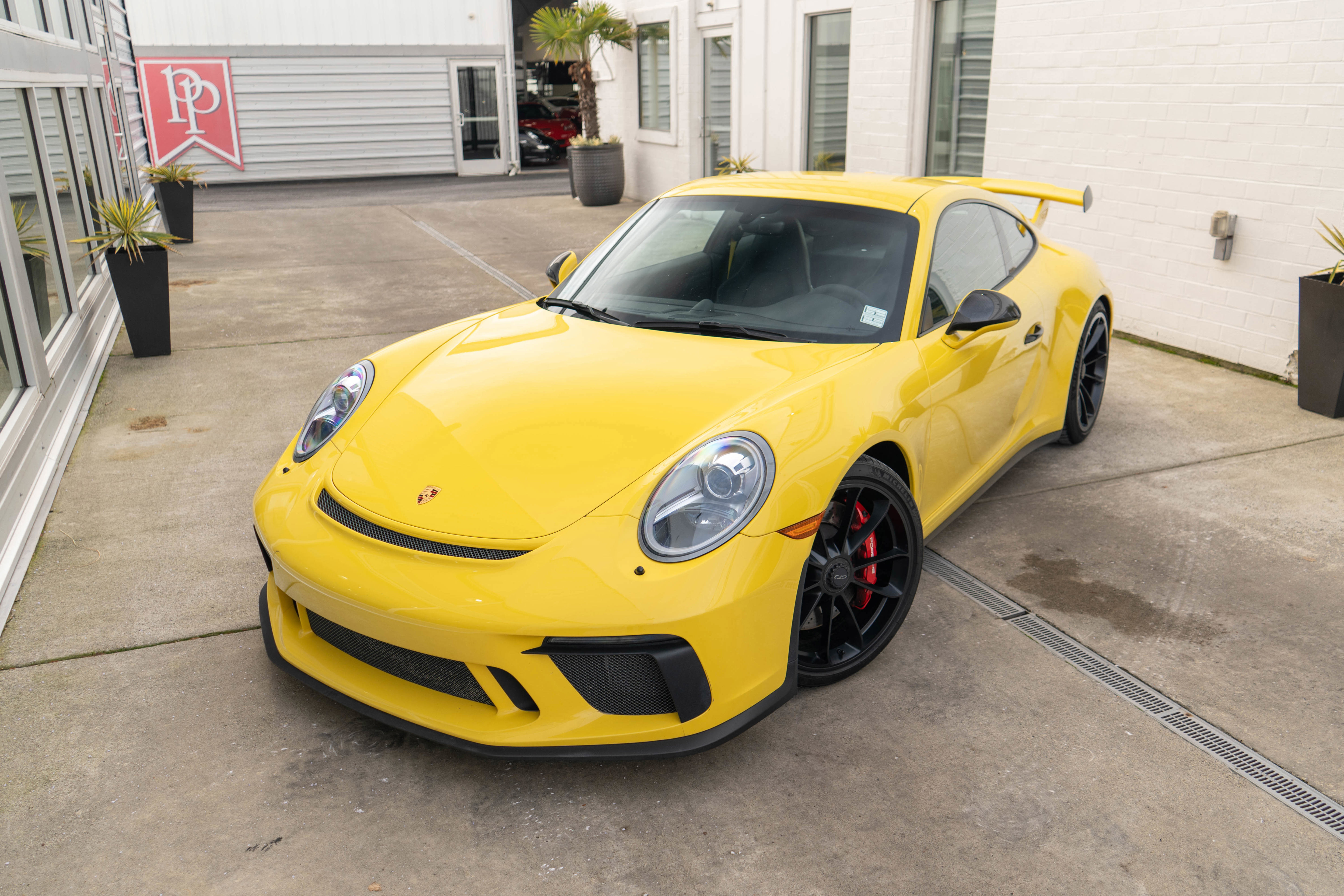 Used 2018 Porsche 911 GT3 w/ Sport Chrono Package RWD image 3