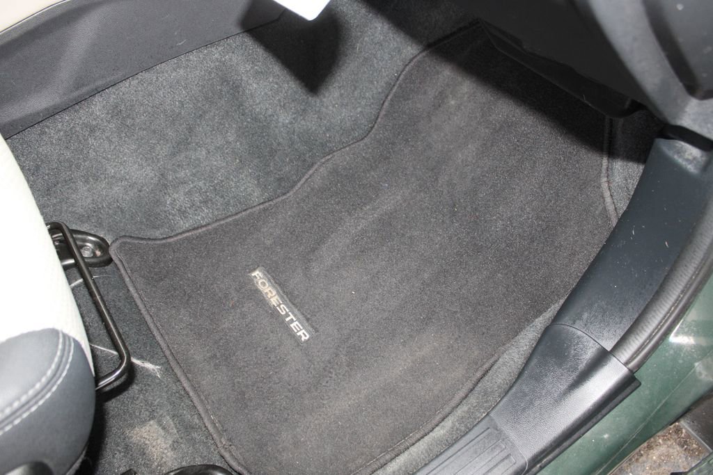 Used 2024 Subaru Forester Premium image 45