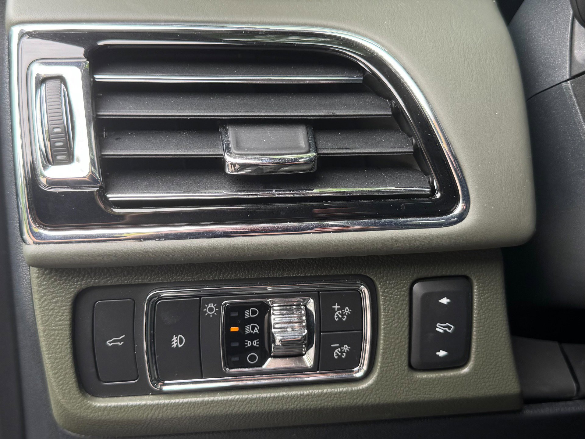 Used 2022 Lincoln Navigator Black Label image 18