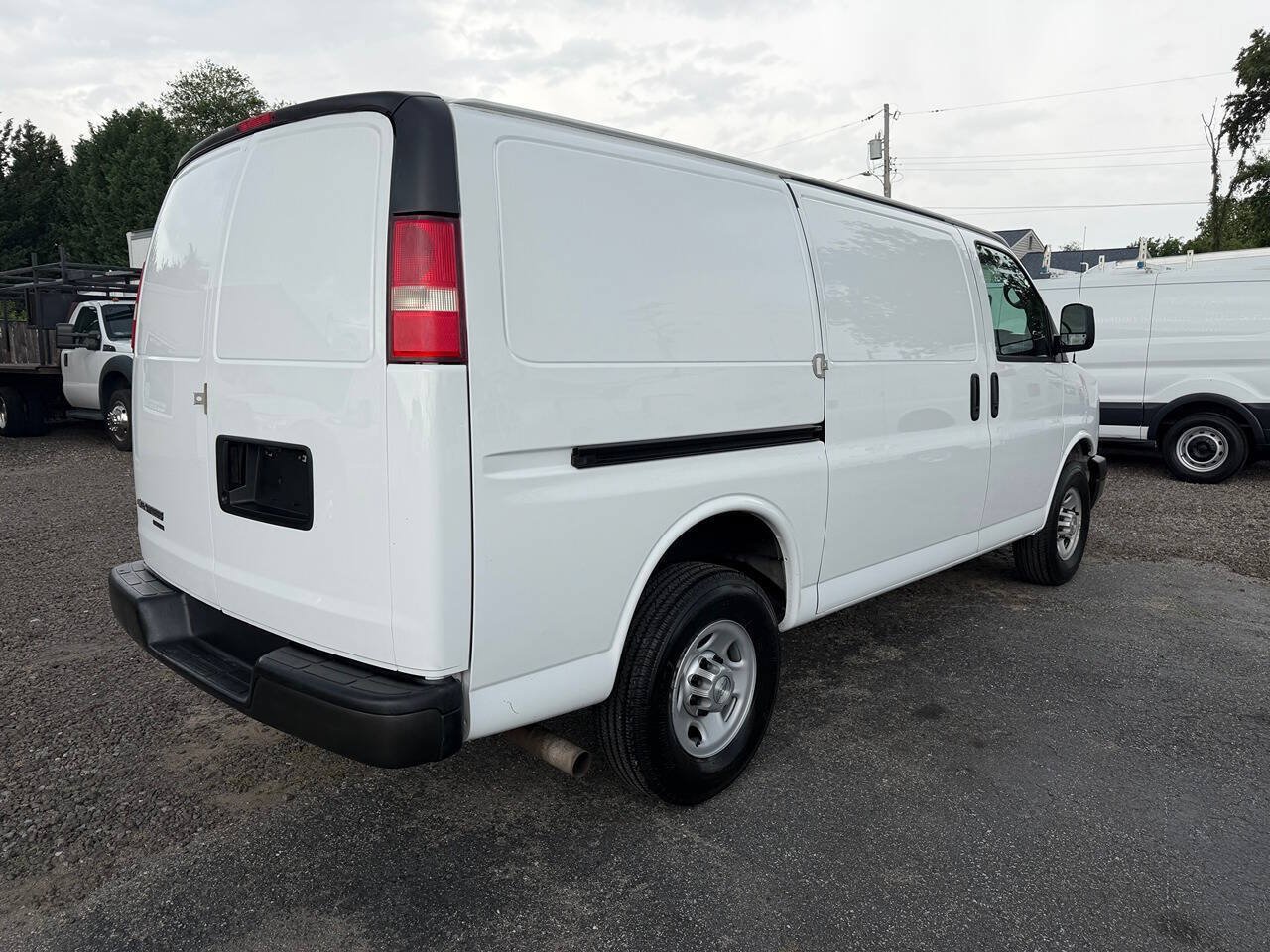 Used 2015 Chevrolet Express 2500 RWD image 6