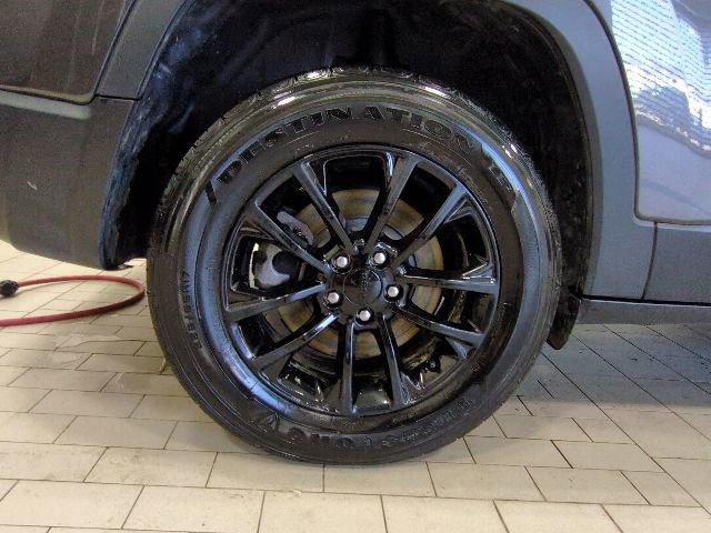 Used 2023 Jeep Cherokee Altitude Lux AWD/4WD image 22