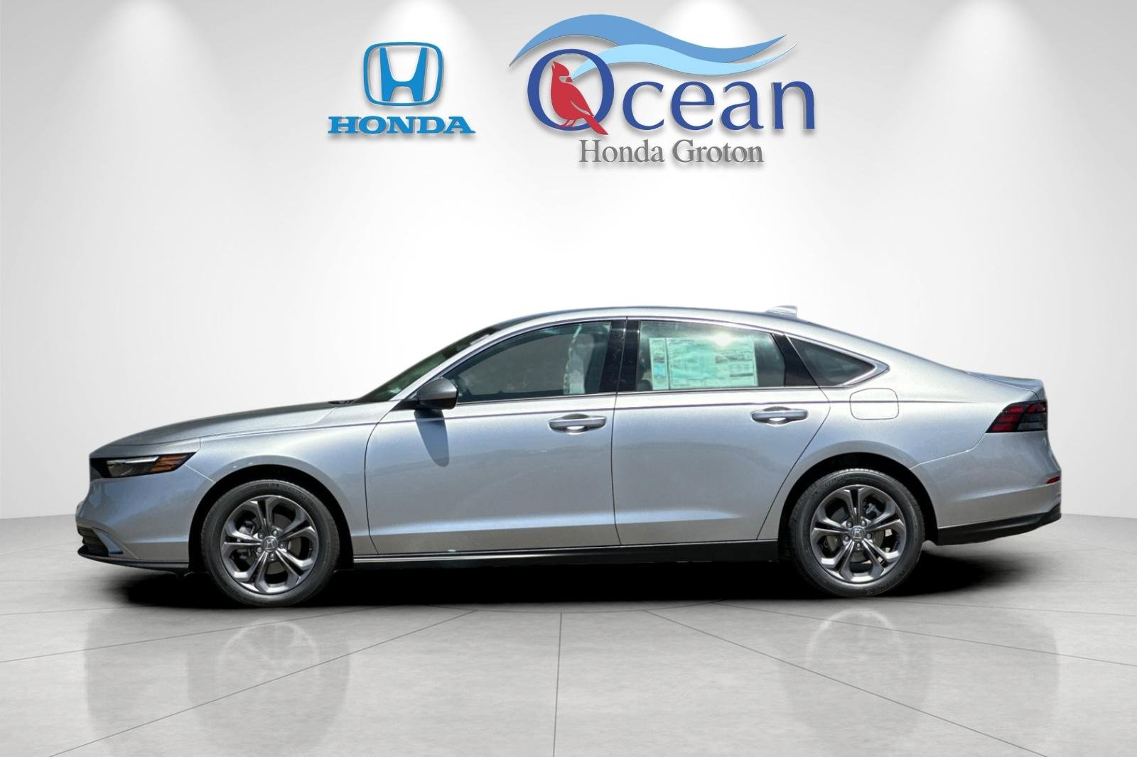 Used 2024 Honda Accord EX image 2
