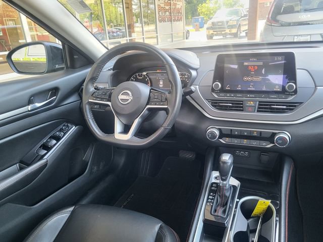 Used 2025 Nissan Altima 2.5 SR FWD image 15