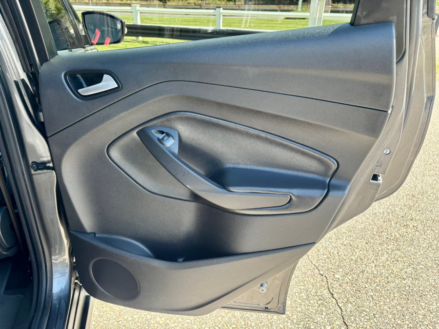 Used 2017 Ford C-MAX SE FWD image 19