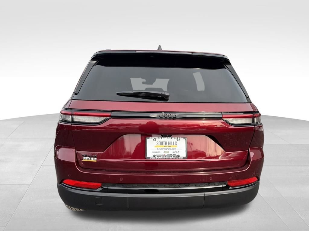 New 2025 Jeep Grand Cherokee Altitude image 8