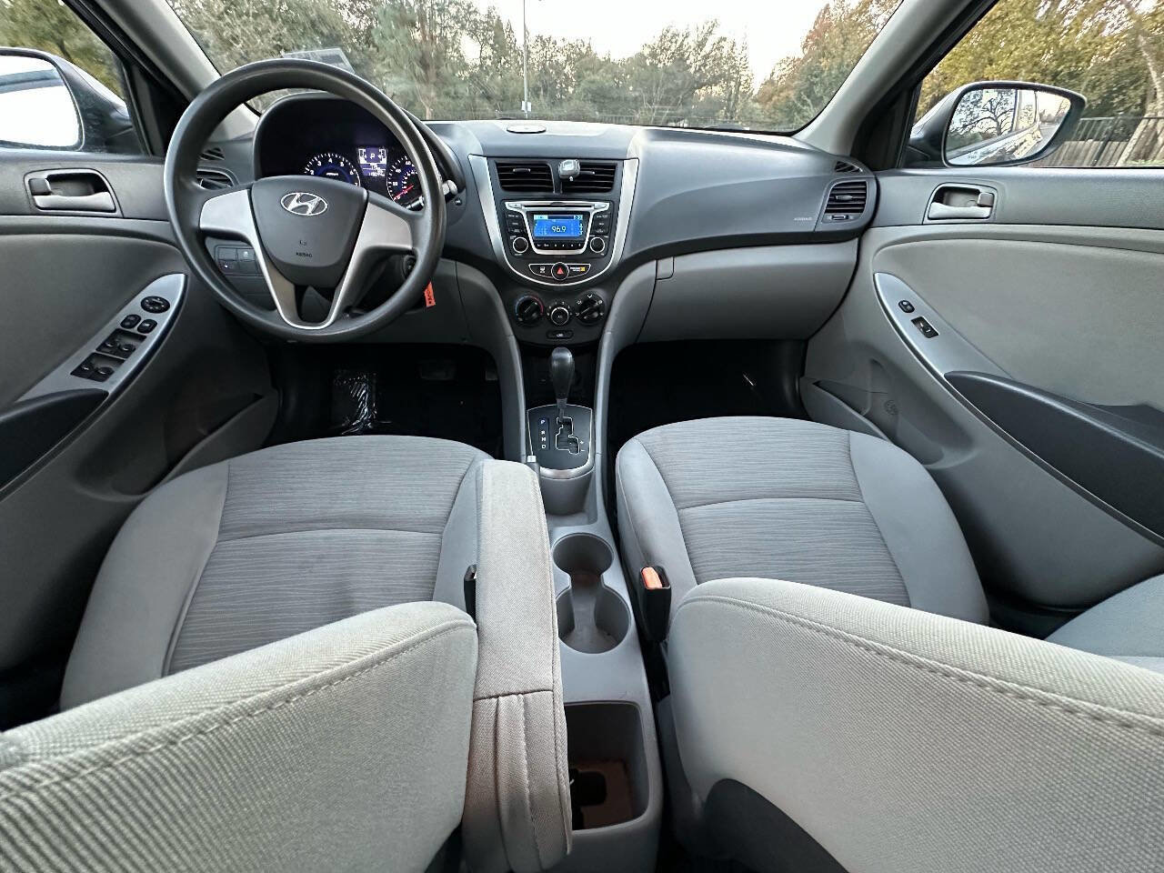 Used 2015 Hyundai Accent GLS image 13