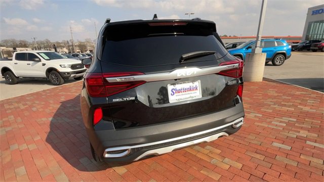 Used 2023 Kia Seltos EX image 8