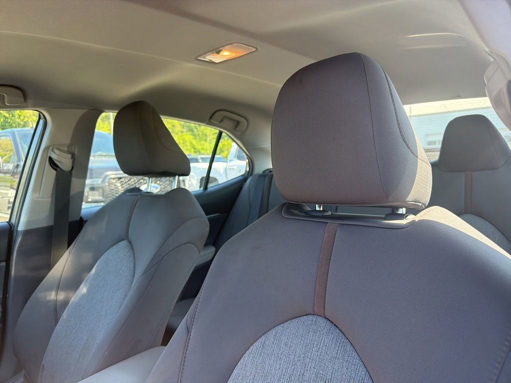 Used 2019 Toyota Camry LE FWD image 9