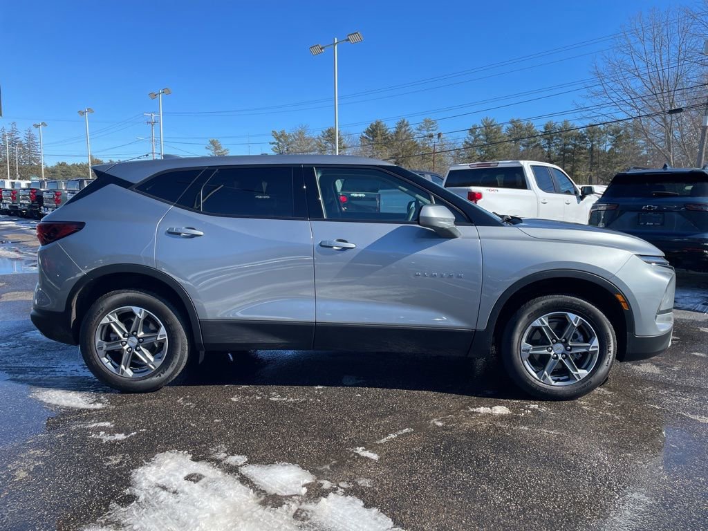 Used 2023 Chevrolet Blazer LT w/ Driver Confidence Package image 8