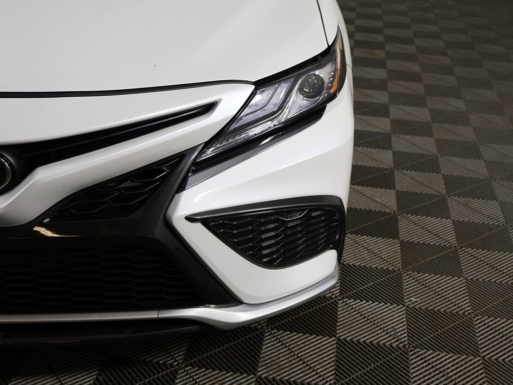 Used 2021 Toyota Camry XSE FWD image 14