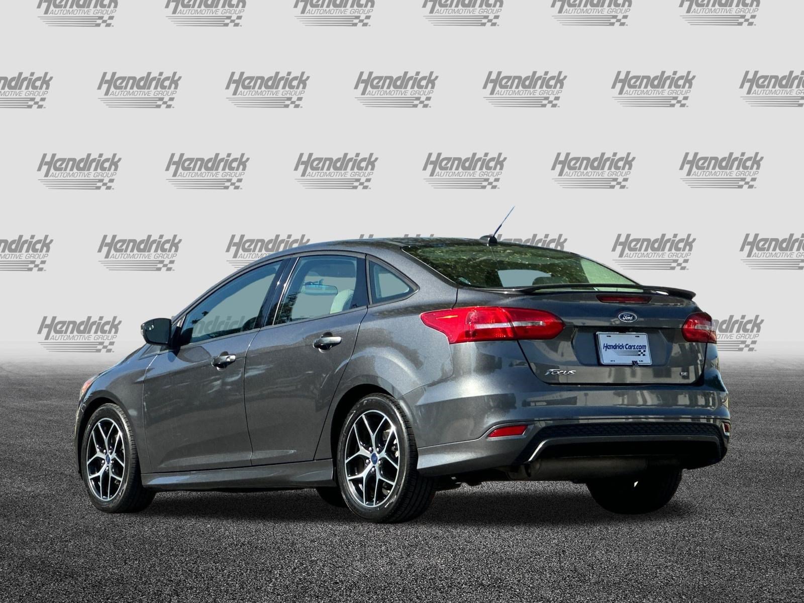 Used 2015 Ford Focus SE w/ SE Sport Package FWD image 7