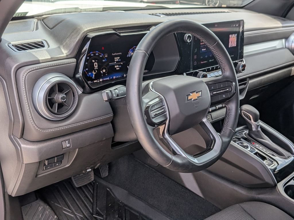 Used 2025 Chevrolet Colorado LT w/ Advanced Trailering Package AWD/4WD image 31