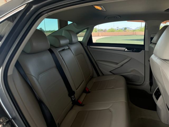 Used 2014 Volkswagen Passat TDI SE FWD image 34