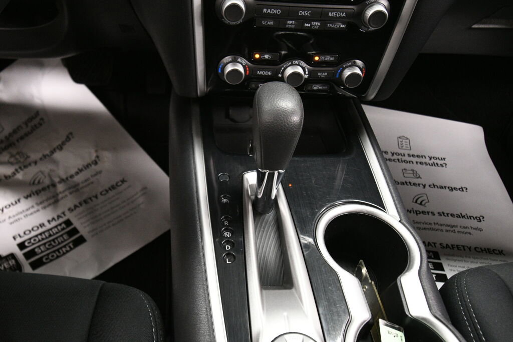 Used 2019 Nissan Pathfinder S image 17