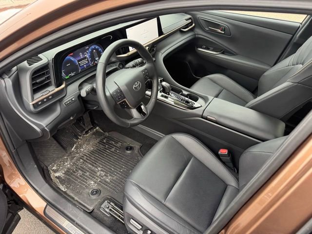 Used 2025 Toyota Crown Signia w/ Advanced Technology Package image 22