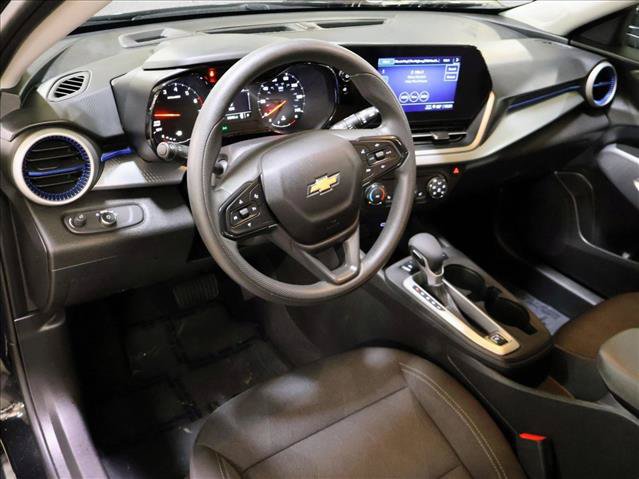 Used 2024 Chevrolet Trax LS w/ LS Convenience Package FWD image 13