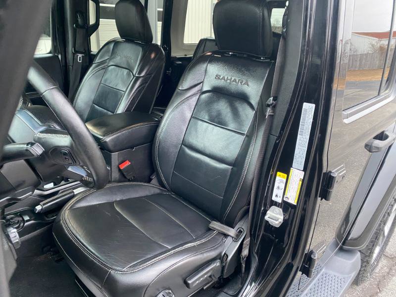 Used 2018 Jeep Wrangler Unlimited Sahara image 14