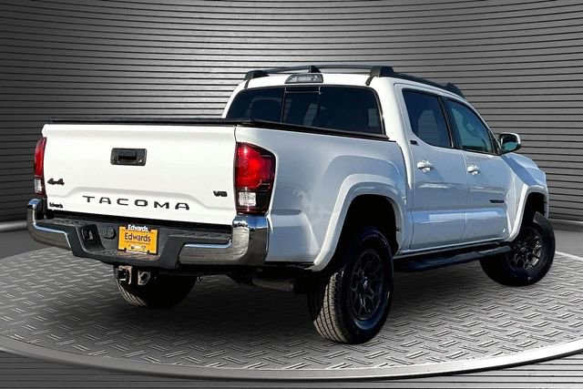 Used 2018 Toyota Tacoma SR5 AWD/4WD image 6