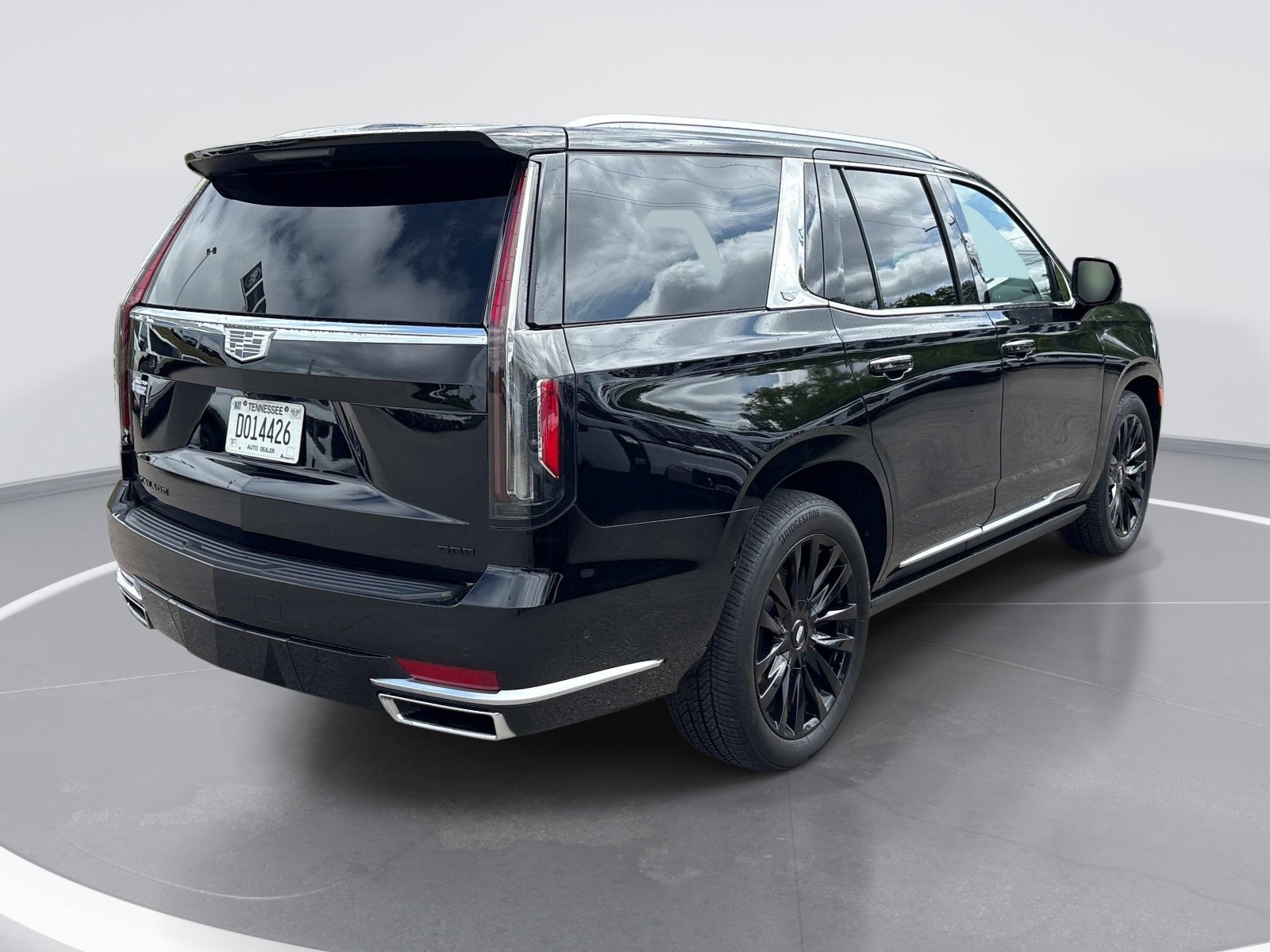 Used 2024 Cadillac Escalade Premium Luxury w/ Performance Package AWD/4WD image 8