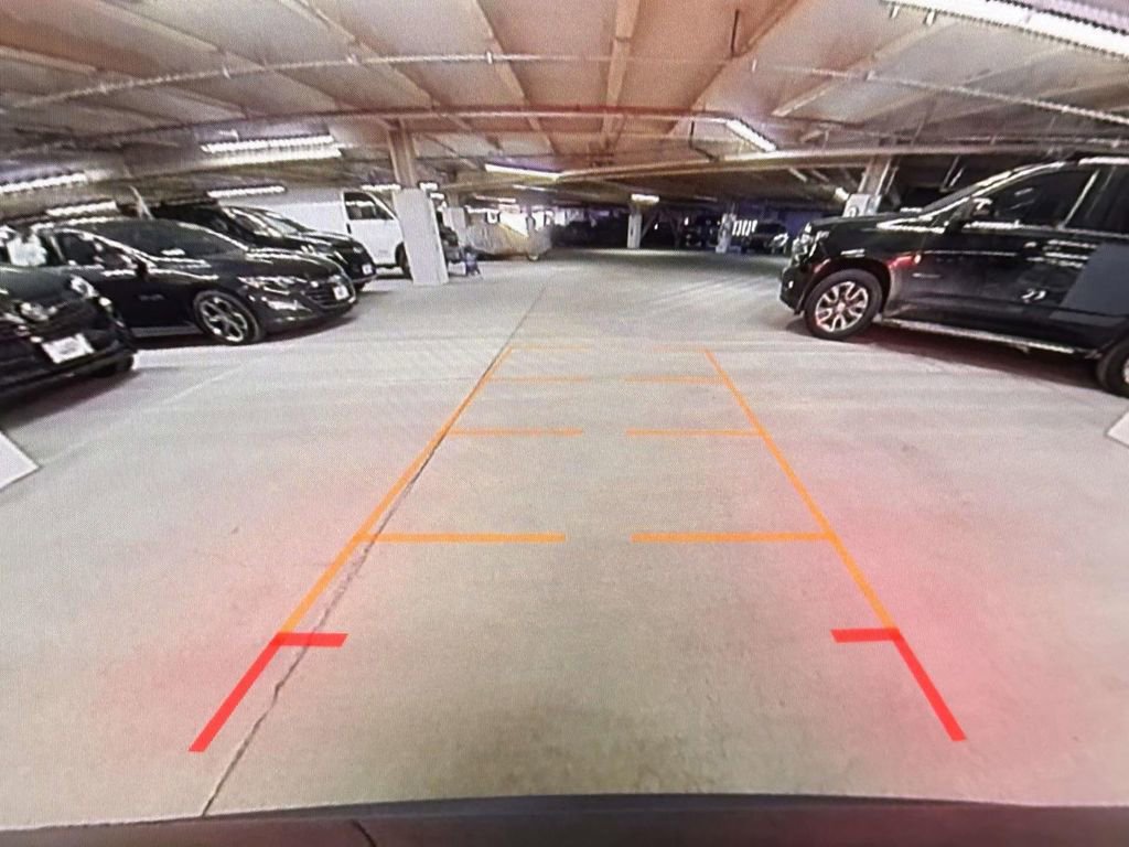 Used 2024 Chevrolet Traverse Z71 image 22