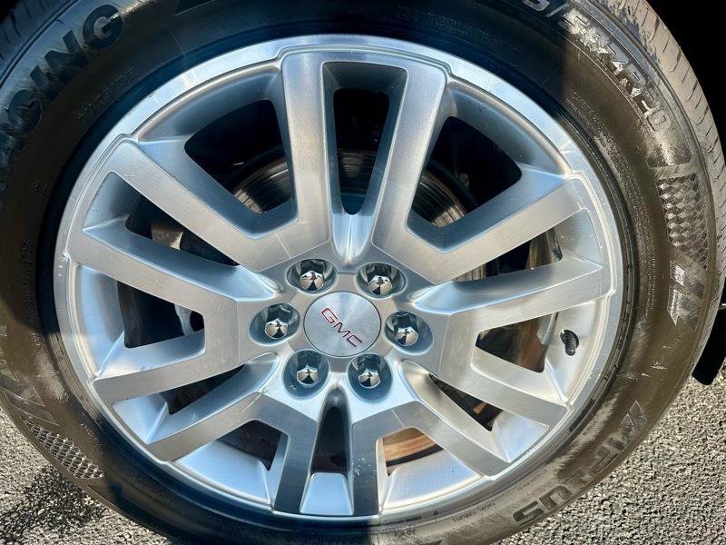 Used 2015 GMC Acadia Denali image 31