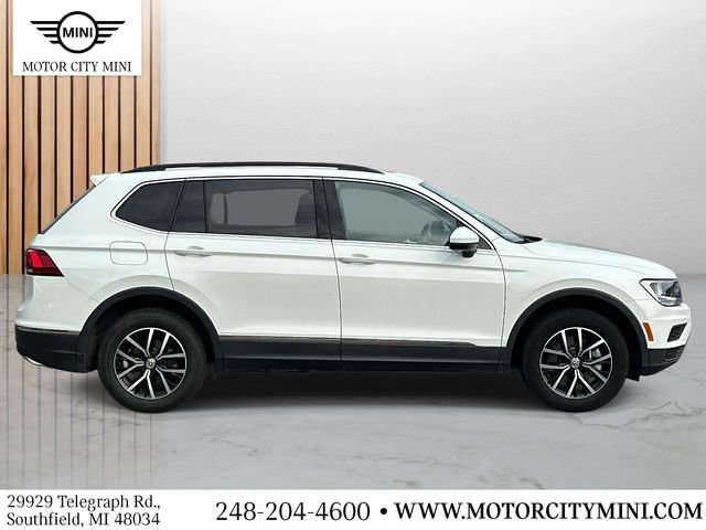Used 2021 Volkswagen Tiguan SE w/ Panoramic Sunroof Package AWD/4WD image 2