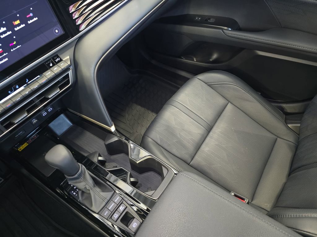 Used 2025 Toyota Camry XSE image 27