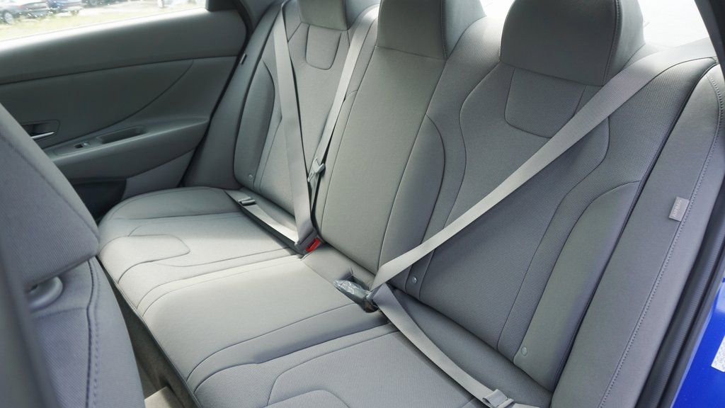 Used 2024 Hyundai Elantra SE image 9