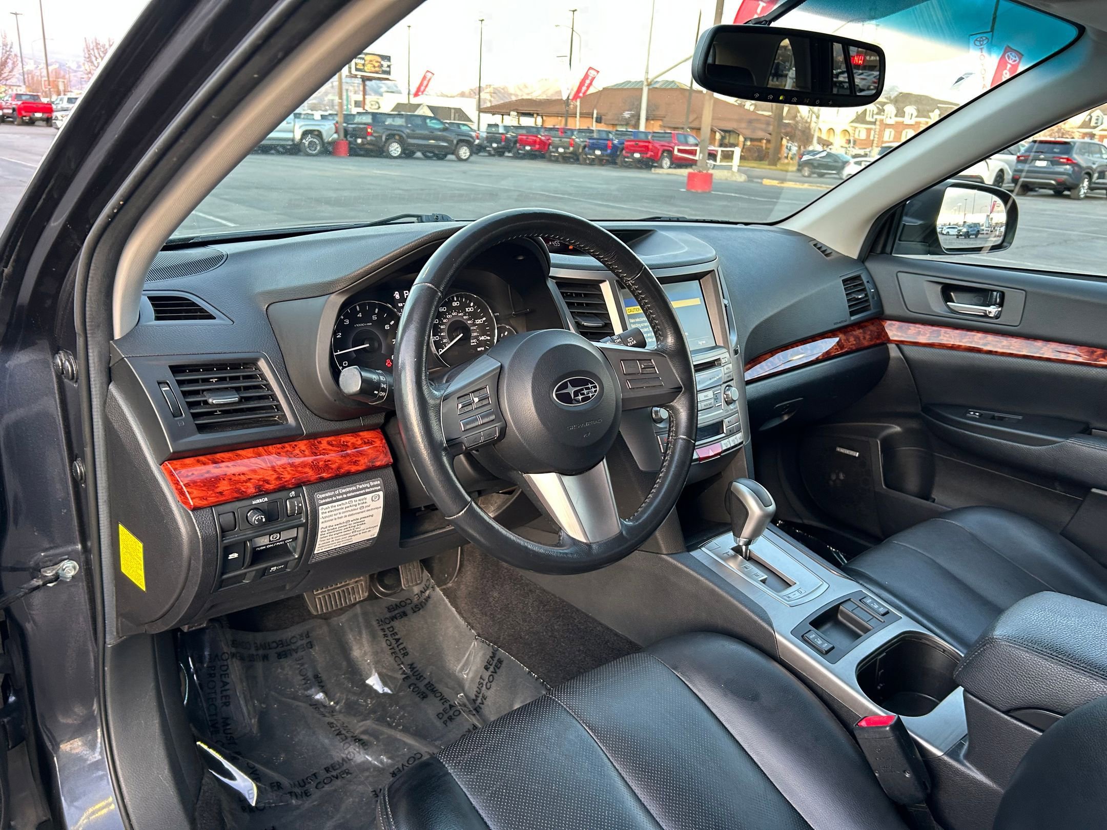 Used 2011 Subaru Outback 2.5i Limited image 10