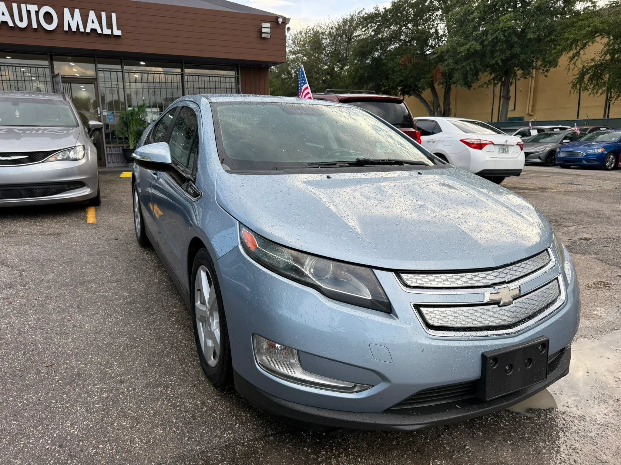 Used 2014 Chevrolet Volt w/ Enhanced Safety Package 1 FWD image 3