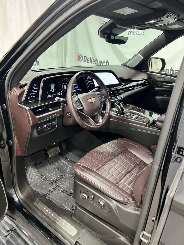 Certified 2023 Cadillac Escalade ESV Sport Platinum w/ LPO, ONYX Package AWD/4WD image 10