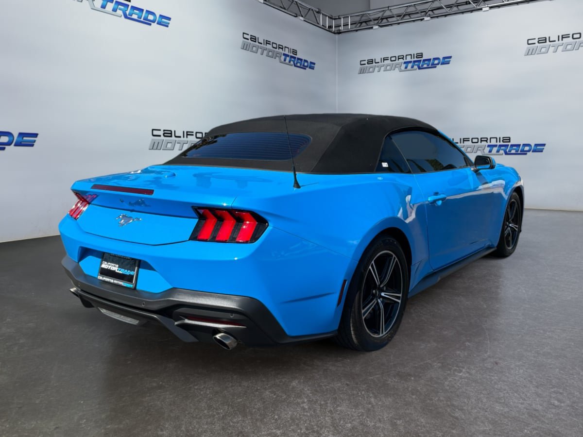 Used 2025 Ford Mustang Convertible RWD image 5