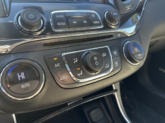 Used 2018 Chevrolet Impala LT w/ Sunroof and Spoiler Package FWD image 24