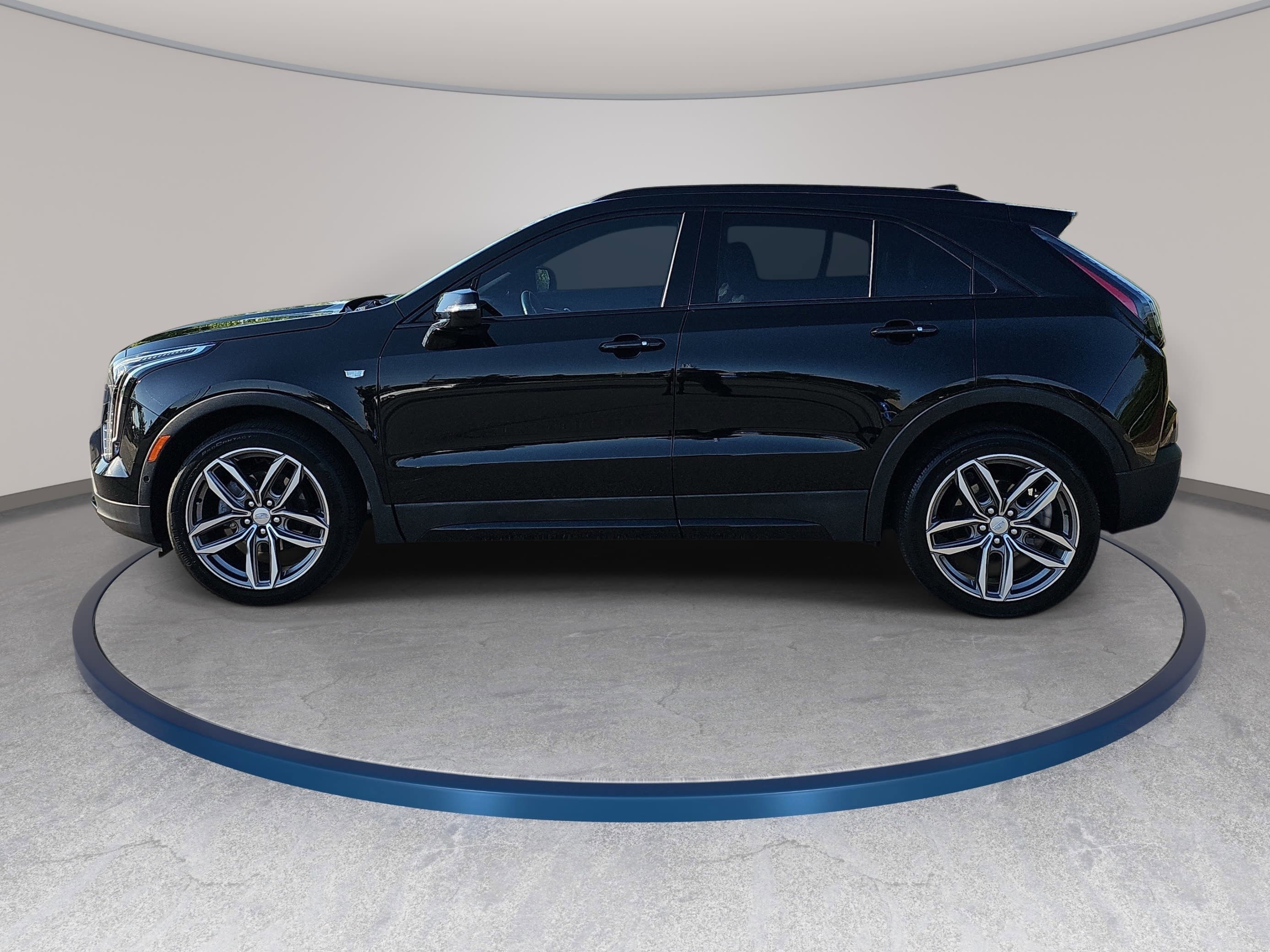 Used 2022 Cadillac XT4 Sport w/ Enhanced Visibility Package FWD image 8