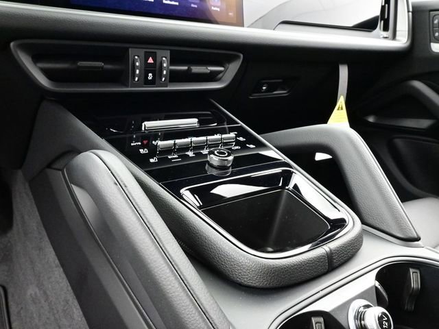 New 2026 Porsche Cayenne image 11