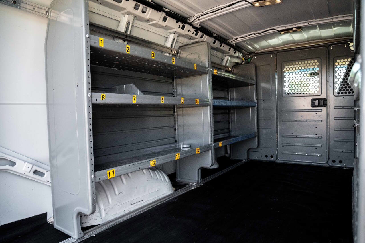 Used 2016 Chevrolet Express 2500 image 16