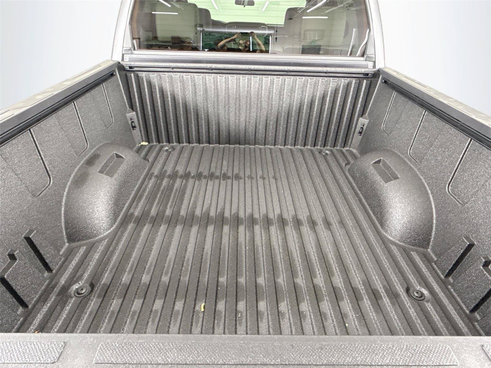 Used 2025 Toyota Tundra SR5 AWD/4WD image 36