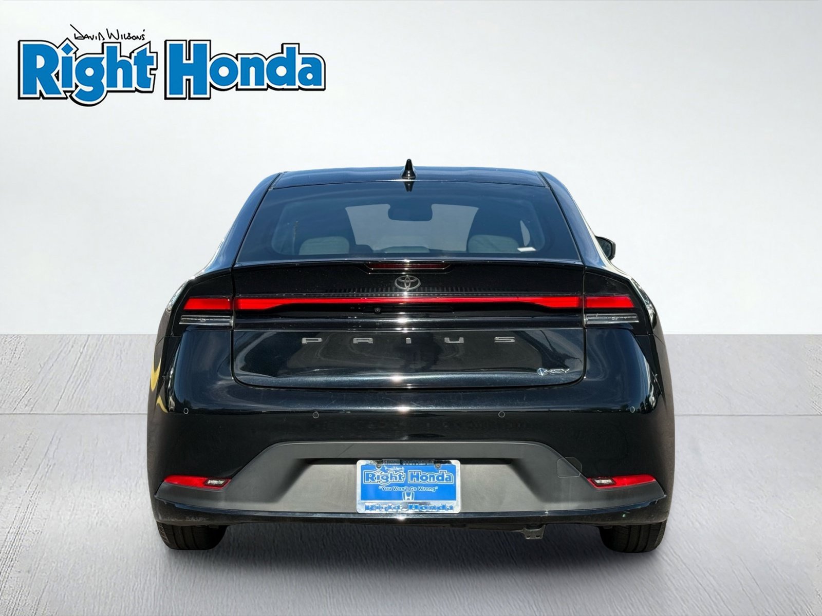 Used 2024 Toyota Prius LE FWD image 7