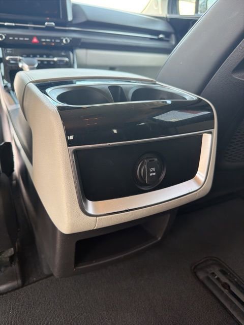 Used 2023 Kia Carnival EX image 29
