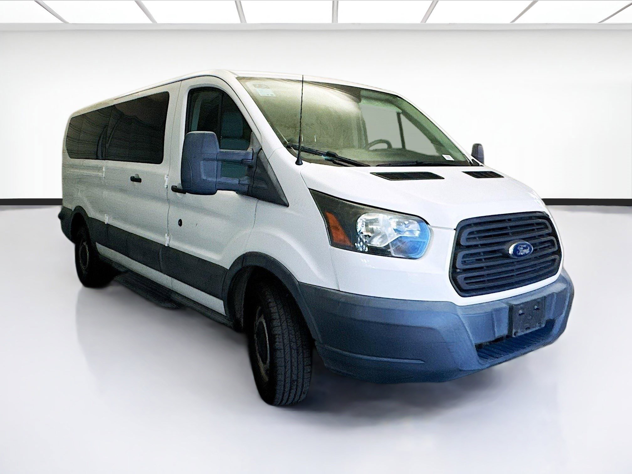 Used 2015 Ford Transit 350 XL image 3