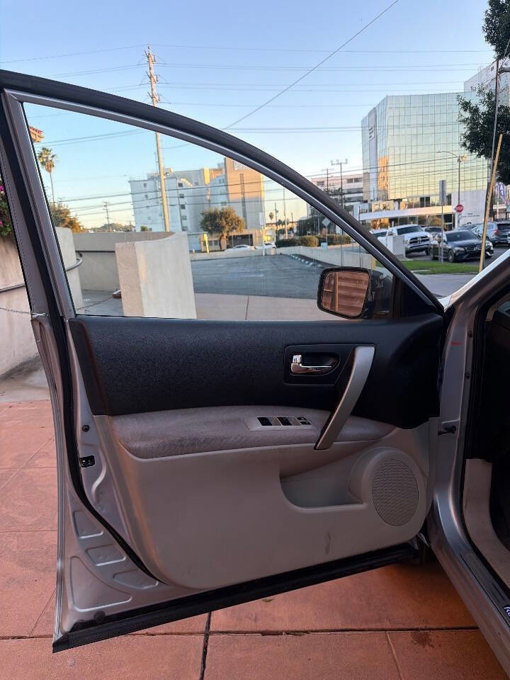 Used 2013 Nissan Rogue SV w/ Premium Pkg image 20