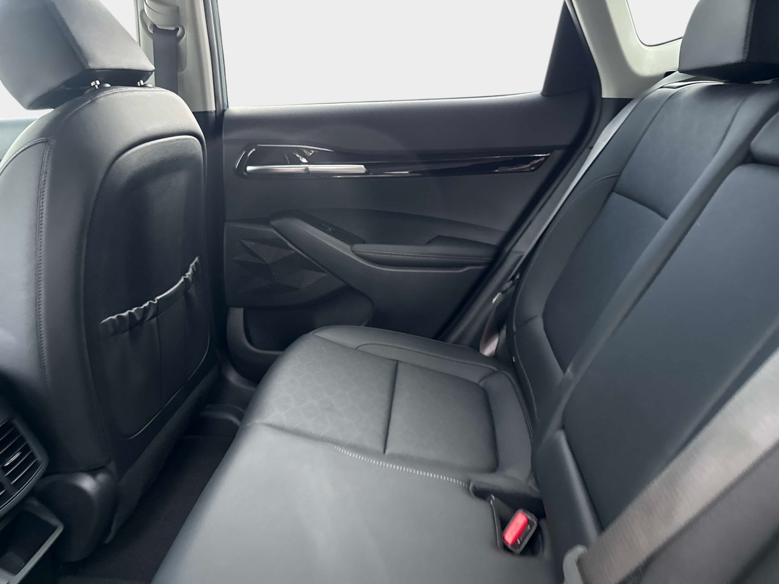Used 2025 Kia Seltos EX FWD image 12