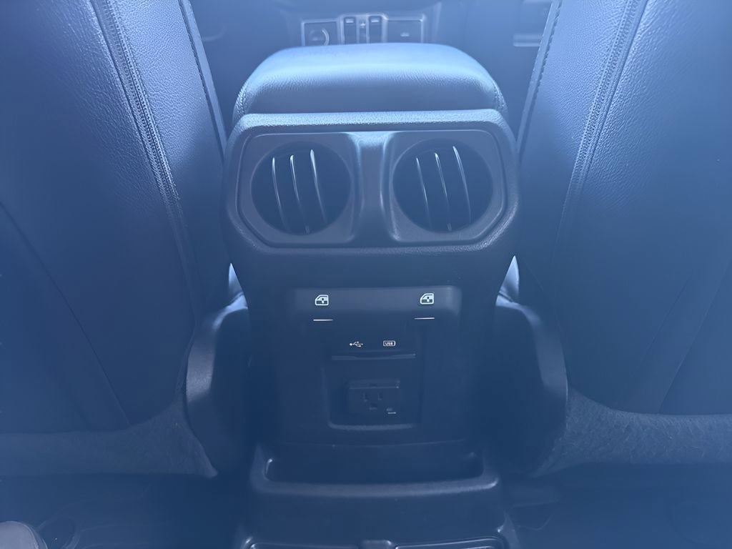 Used 2020 Jeep Wrangler Unlimited Sahara AWD/4WD image 25