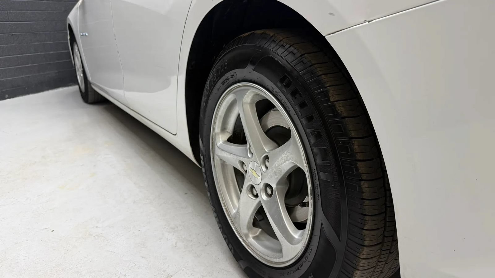 Used 2018 Chevrolet Malibu LS FWD image 5