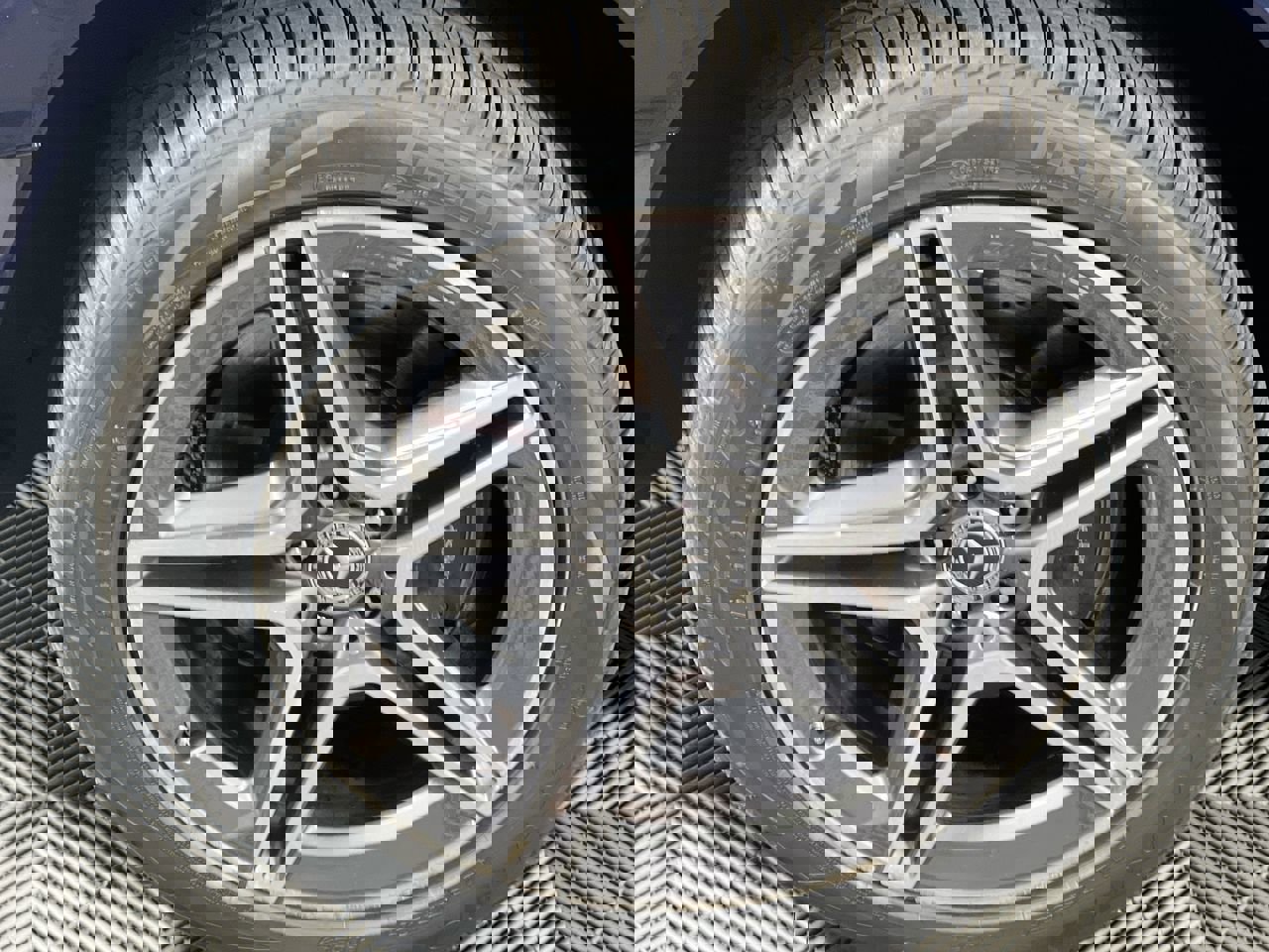 Used 2022 Mercedes-Benz GLS 450 4MATIC image 11