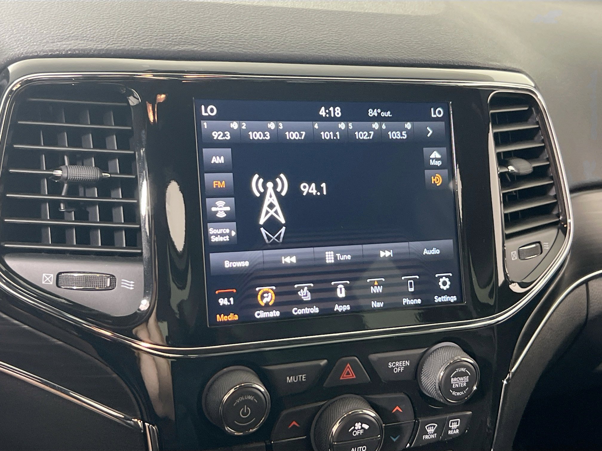 Used 2022 Jeep Grand Cherokee Limited image 14